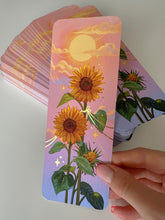 Load image into Gallery viewer, Gold details Bookmark: Sunflowers
